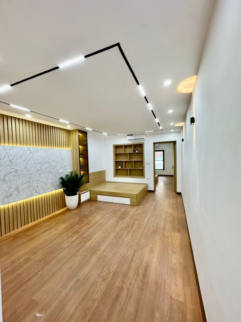 BÁN NHÀ TT TẦNG 2, 70M², TÂN MAI, HOÀNG MAI - GIÁ CHỈ 2 TỶ X - SỔ ĐỎ CHÍNH CHỦ - Ảnh chính